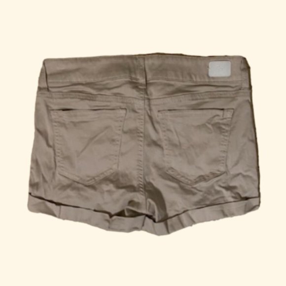 2000s Y2K Khaki Shorts - Picture 2 of 3